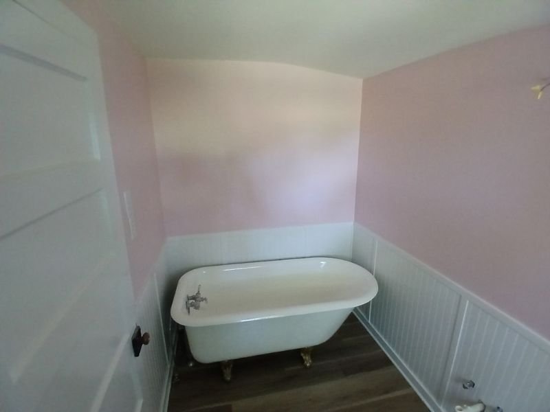 Clawfoot bathtub bathroom